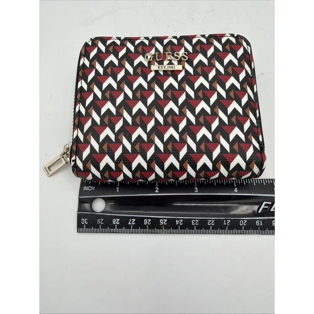 GUESS G SLG Women’s Wallet Red Blue White Tan Logo geometric Print Zip-Around